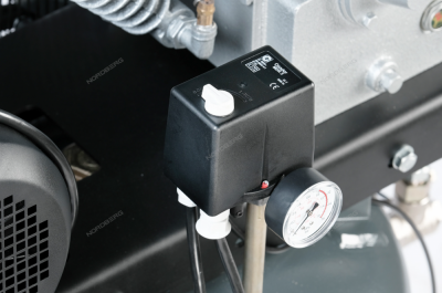 купить NORDBERG NCPV300/1400 Компрессор вертикальный поршневой с ременной передачей 380В, ресив. 270л, 1400л/мин