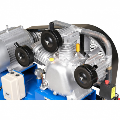 купить NORDBERG NCE200/810 Компрессор 3х поршн., ременной, чугунная головка, 380В, 180л, 800л/мин