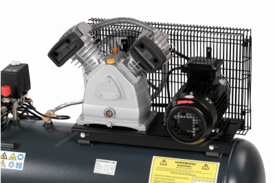 купить NORDBERG NCP100/420 Компрессор поршневой с ременной передачей, 380 В, ресивер 100 л, 420 л/мин