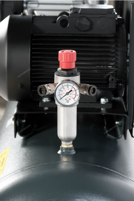 купить NORDBERG NCP300/950 Компрессор поршневой с ременной передачей 380В, ресив. 270л, 950л/мин